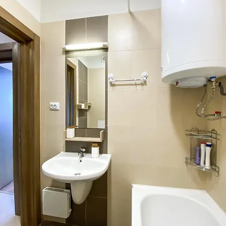 Eldora Deluxe Private アパート